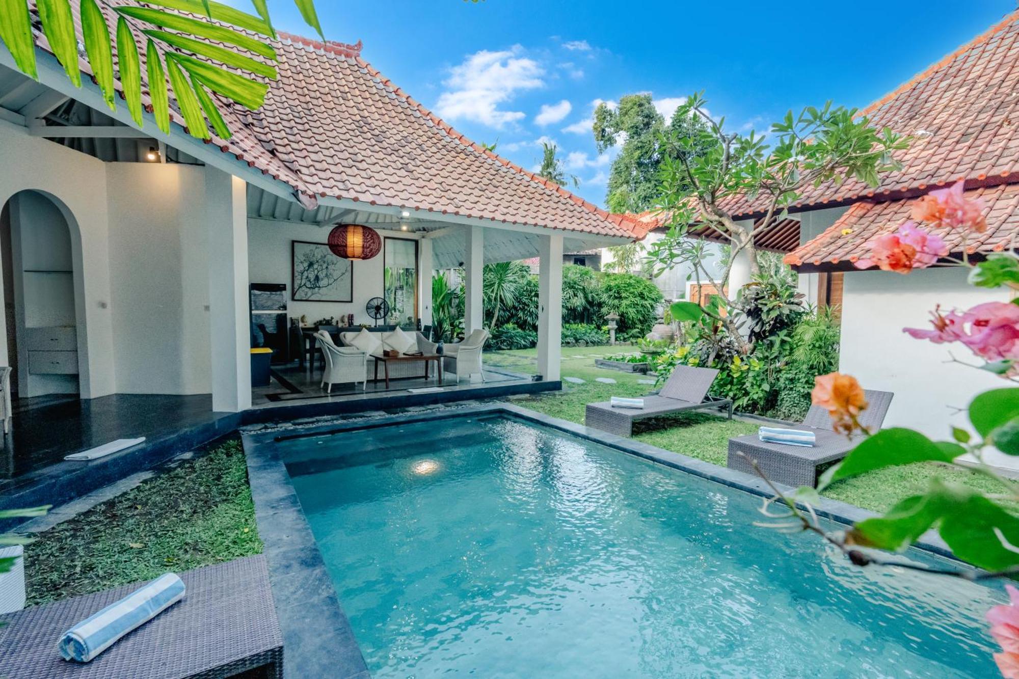 Villa Etnik Seminyak Εξωτερικό φωτογραφία