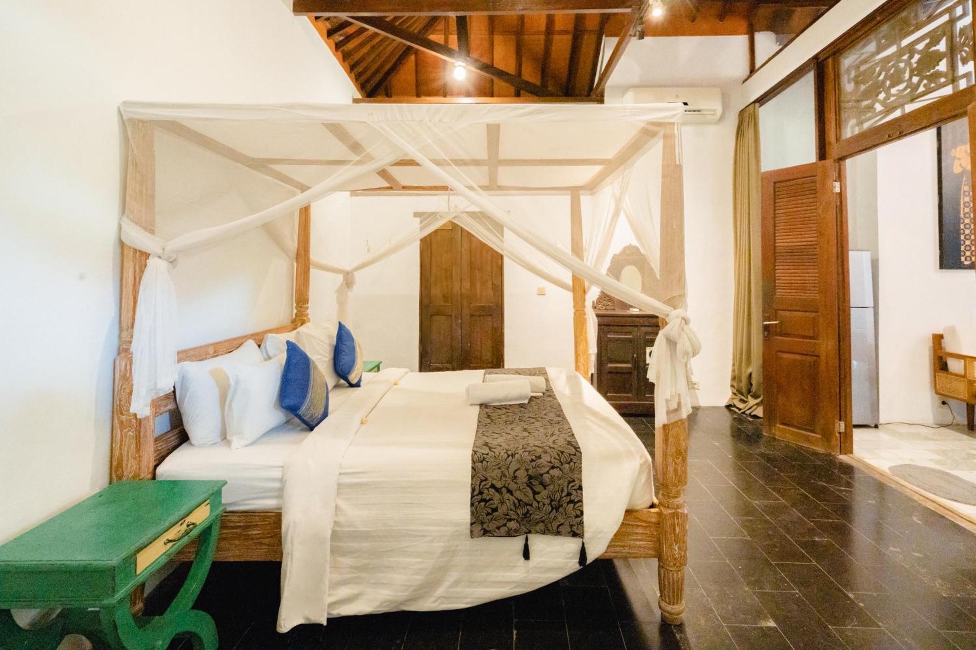 Villa Etnik Seminyak Εξωτερικό φωτογραφία