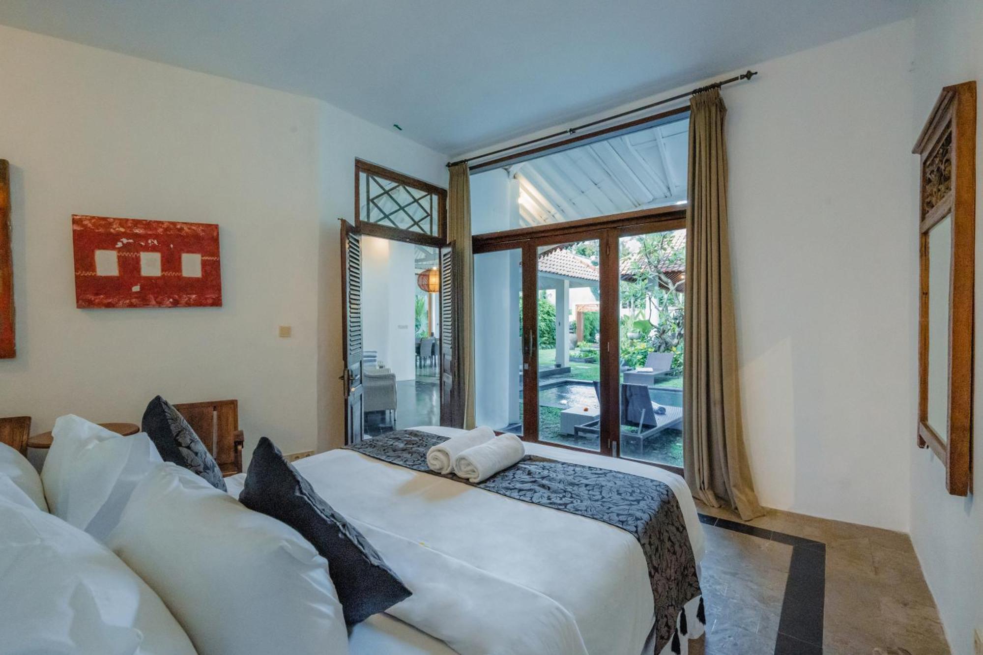 Villa Etnik Seminyak Εξωτερικό φωτογραφία